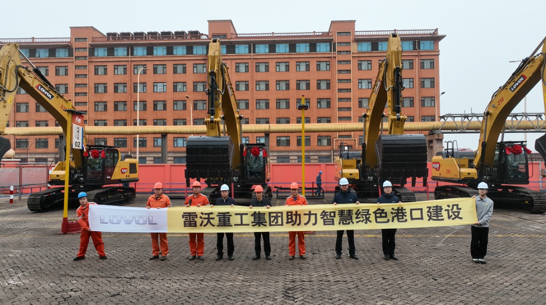 雷沃FR350F解鎖交機新姿勢，助力智慧綠色港口建設！